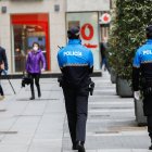 Patrulla de agentes de la Policía Municipal en Valladolid