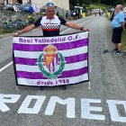 Carlos Poncela, aficionado del Real Valladolid, en La Plagne.