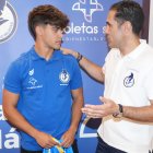 Álex Díaz, junto a Mario Arranz en su presentación como nuevo jugador del Recoletas.