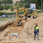 Obras en el colector de la parcela donde se levantará el nuevo Mercadona de Parquesol.
