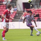 Marcos André controla el balón durante el último amistoso blanquivioleta, contra el Bristol.