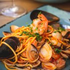 ARRABIATA CON ESPAGUETIS Y DELICIAS DEL MAR