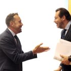 Héctor Palencia y Óscar Puente, este jueves durante la comparecencia del ministro de Transportes en el Congreso de los Diputados.