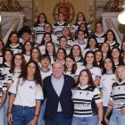 Las pregoneras del CPLV Panteras y El Salvador junto con el alcalde de Valladolid.