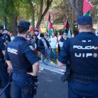 El líder de Podemos Pablo Fernández, en la manifestación Pro Palestina en la Vuelta Ciclista a España a su paso por Valladolid.