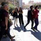 La Policía Nacional se lleva a uno de los detenidos