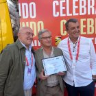 El alcalde Carnero; el gerente de Auvasa, Cabanillas; y el director de la Vuelta., Guillén.