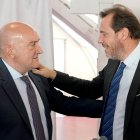 Jesús Julio Carnero y Óscar Puente en una foto de archivo.