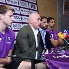 Mike Hansen en la presentación de 'Ice' Haney y Fares Ochi.