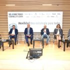 Última mesa del congreso ‘Somos CyL’ 2025: de izqda. a dcha.: Pablo R. Lago, Luis Mariano Santos, Jesús Julio Carnero, Óscar Lobo, Ángeles Armisén y Fran Sardón