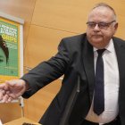 El consejero de Sanidad, Alejandro Vázquez Ramos, presenta la campaña de vacunación de la gripe, la COVID-19 y el VRS