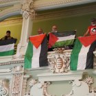 Banderas de Palestina en el pleno del Ayuntamiento de Valladolid