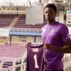 Presentación de los jugadores Jacob Hanna y Samuel Taiwo.