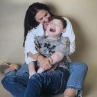 Ana María Pelaz y su hijo Adrián, que tiene una discapacidad del 90% desde el suceso