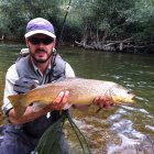 El leonés Rubén Santos Becerro con una captura en una prueba celebrada en León
