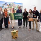 En primer plano, imagen de la obra de Saelia Aparicio.