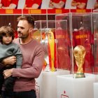 Fan Zone de España en su visita por los campos nacionales.