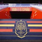 Salida de vestuarios.