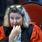 La fiscal Anne Karcher se dirige al jurado para solicitar el cargo de asesinato para César A.