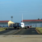 Llegada de un vuelo al aeropuerto de Villanubla.