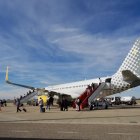 Primera salida del vuelo de Vueling a Barcelona desde al aeropuerto de Villanubla