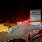 Coches retenidos por una colisión por alcance entre Geria y Tordesillas