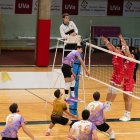 Una acción del partido entre UVa VCV y Textil Satanderina.