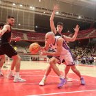 Imagen del duelo entre  el Círculo Gijón Baloncesto y el UEMC Baloncesto Valladolid.