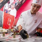 Los chef internacionales cocinan sus tapas en el Mundial del Valladolid.
