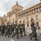 Un momento del desfile de Caballería por las calles de Valladolid