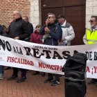 Manifestación en Laguna contra la tasa de basuras