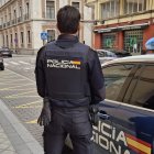 Agente de la Policía Nacional en Valladolid.