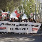 Concentración de la plantilla del Centro de Menores Zambrana a las puertas del Centro Zambrana