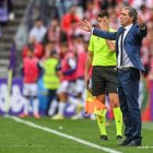 Almada se lamenta durante la derrota en Zorrilla ante el Sporting.