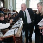 Jesus Julio Carnero e Irene Carvajal en el segundo Pleno Municipal de la Infancia