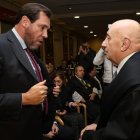 El Ministro de Transportes y exalcalde de Valladolid, Óscar Puente, que trabajó en el bufete del homenajeado, junto a Jesús Lago.