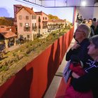 Primeros visitantes del belén de la Diputación.