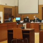 El banquillo de la Audiencia de Valladolid, ocupado únicamente por la letrada defensora del encausado, que ha sido juzgado pese a no comparecer.
