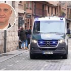 Luis F.R. y el furgón con los detenidos en la operación a la salida del juzgado.