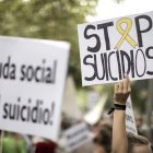 Manifestación para pedir más ayudas contra el suicidio.
