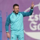 Luis Tevenet hace una indicación durante su primer entrenamiento como blanquivioleta.