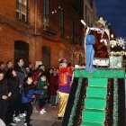 Cabalgata de los Reyes Magos en la calle Mantería de Valladolid.