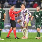 Alejo habla con Sánchez Sevillano tras el pitido final.