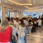Valladolid 5/1/2026. Colas en la administración de lotería La Rana, de Ríoshopping. Photogenic/Miguel Ángel Santos