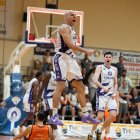 Pau Isern festeja eufórico el agónico y épico triunfo en Morón.