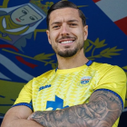 Javi Sánchez ya posa como nuevo jugador del FC Arouca.