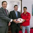 Firma del convenio entre la Junta y la FER.