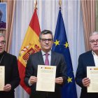 Luis Argüello, Félix Bolaños y Jesús Díaz en la firma del pasado jueves en la sede del Ministerio.