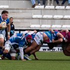 Una acción del partido entre VRAC Quesos Entrepinares y Complutense Cisneros en Pepe Rojo.