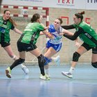 Una acción del duelo entre el Beti Onak y el Aula jugado en Villava.